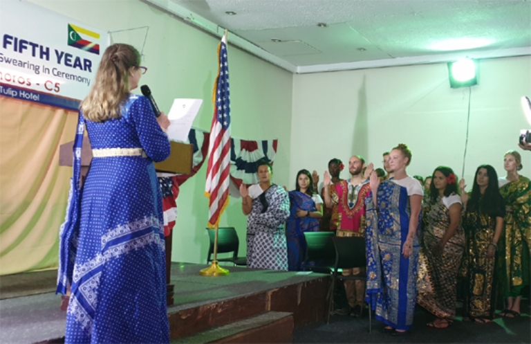 image Coopération américaine / 18 nouveaux volontaires de Corps de la Paix ont prêté serment